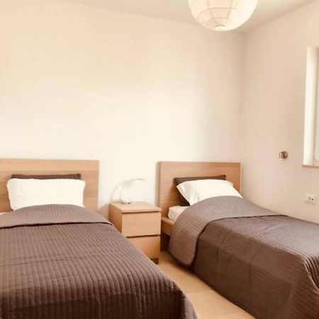 Gospino Apartment 1 Perfect For A Family トロギール エクステリア 写真
