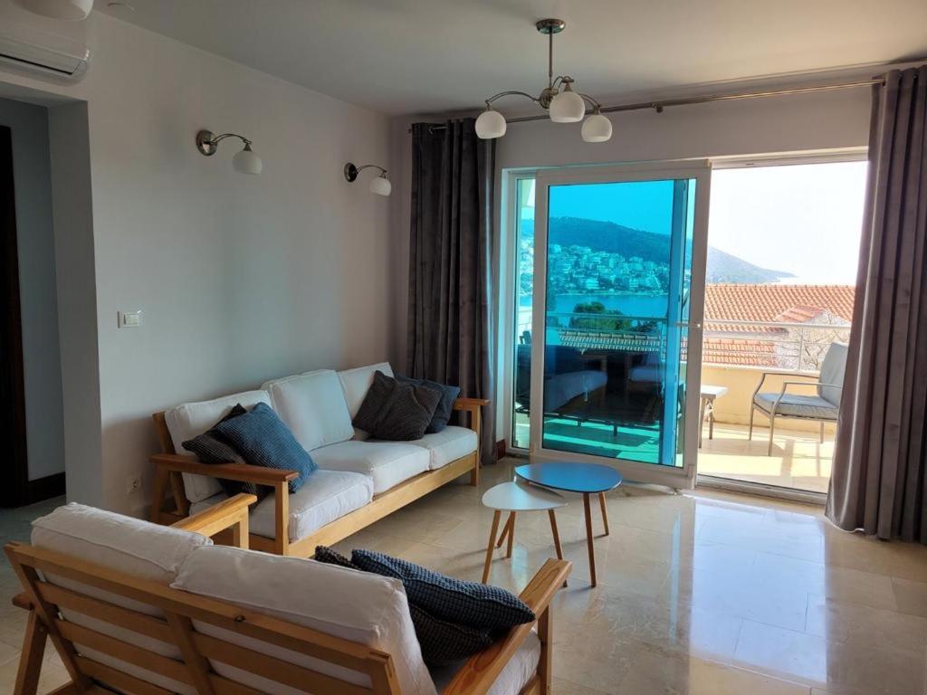 Gospino Apartment 1 Perfect For A Family トロギール エクステリア 写真